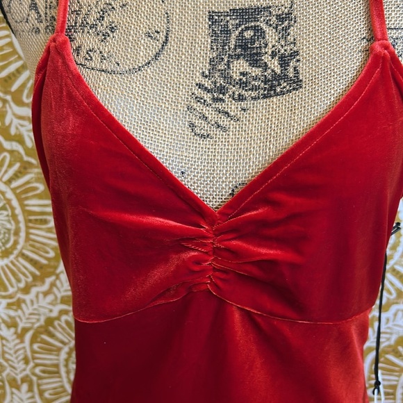 NWT Privacy Please Hampshire Velvet Ruched Sleeveless Midi Dress in Red size M - Picture 8 of 13